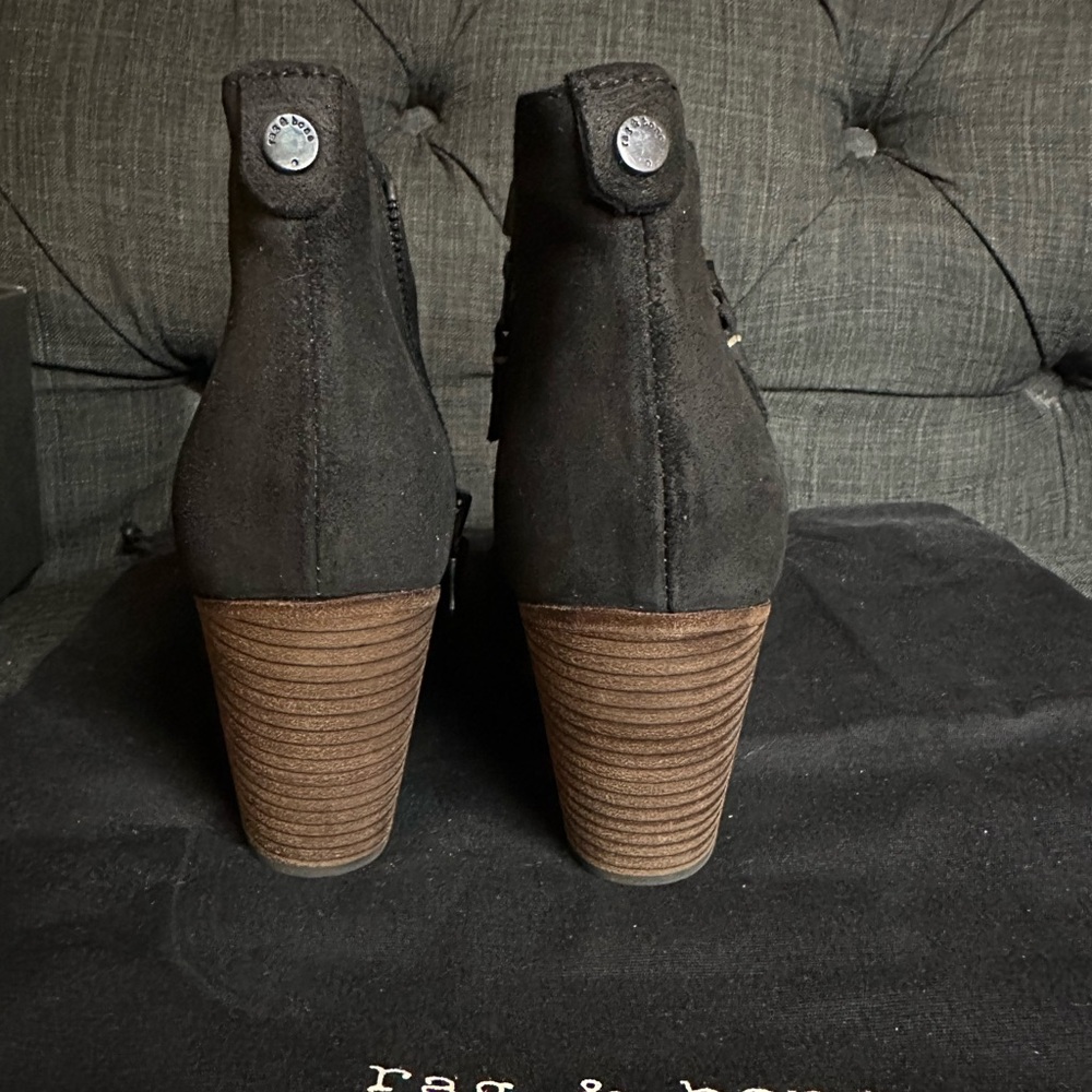 Rag & Bone Sleek Black Margot Heeled Ankle Booties.  Women’s size 36 (6) - Picture 4 of 8
